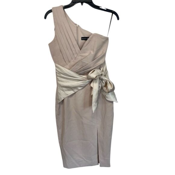 NWT Lavish Alice | Pleated Womens One Shoulder Midi Dress in Stone Size 4 - Picture 3 of 11